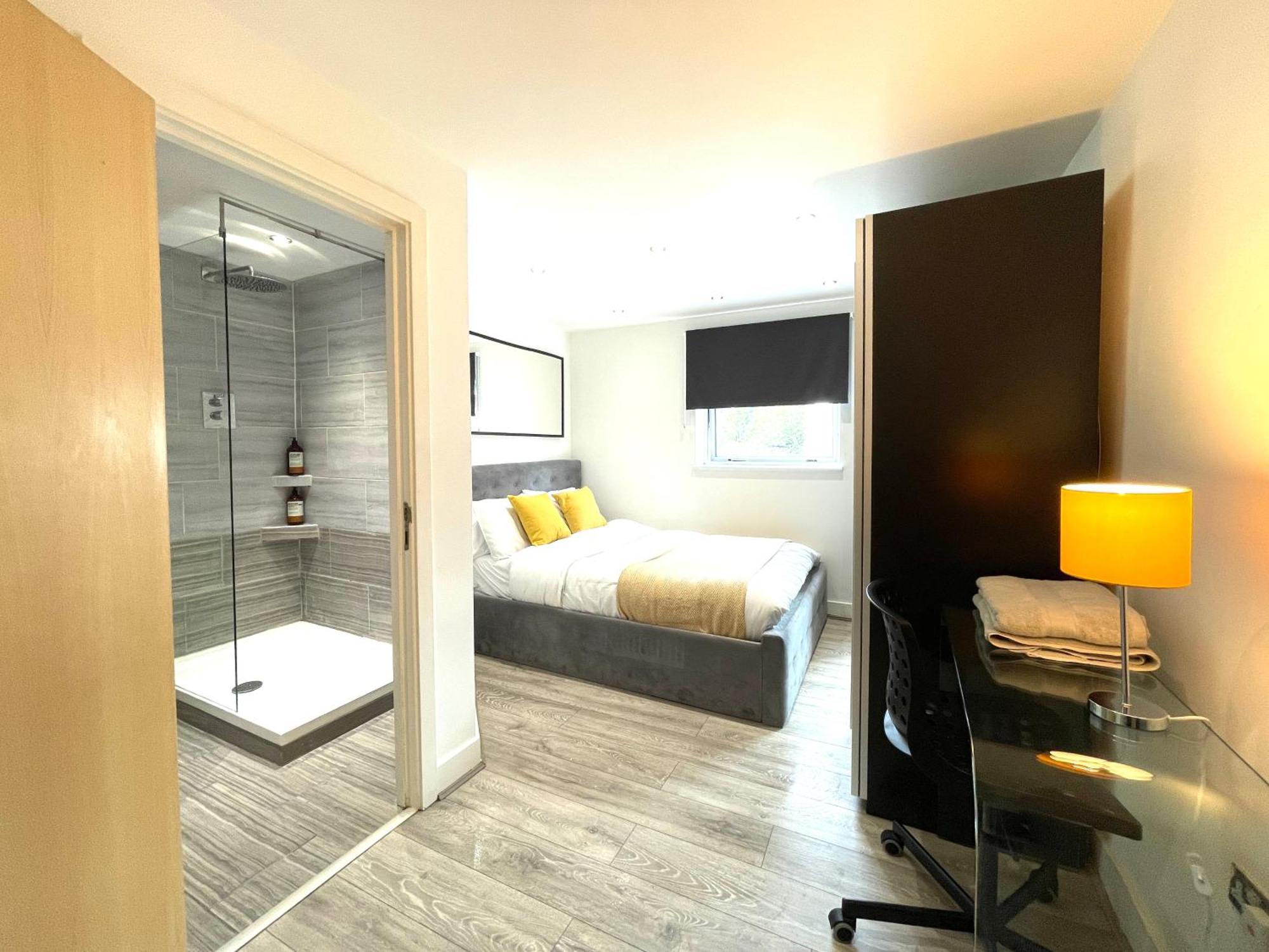 Rnm - Business Professionals Stay, Walsall City Centre, 2 Bedroom With Ensuite And Bathroom, Entire Place, Kitchen & Washroom With Amenities, Smart Tv, Easy Access, Fast Wifi, Parking Nearby, Great Transport Links Exterior foto