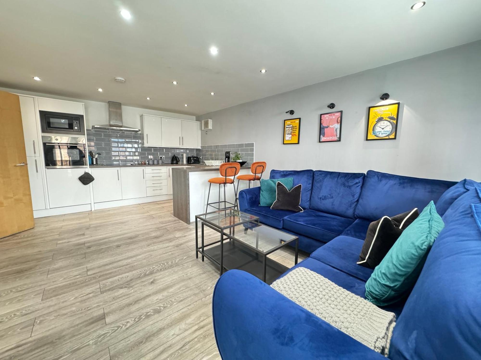 Rnm - Business Professionals Stay, Walsall City Centre, 2 Bedroom With Ensuite And Bathroom, Entire Place, Kitchen & Washroom With Amenities, Smart Tv, Easy Access, Fast Wifi, Parking Nearby, Great Transport Links Exterior foto